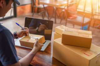 How Retailers Are Playing The Holiday Inventory/Retail Tariff Game