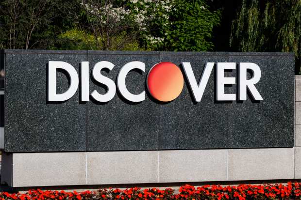Discover card sign