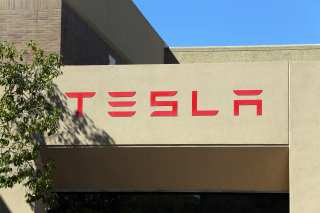 Shattered Glass Incident Drives 200K+ Pre Orders For Tesla Cybertruck