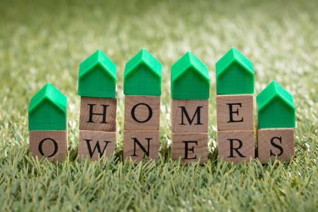 Study: US Housing Market Slows Down As Homeowners Stay Put Longer
