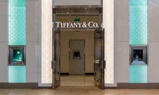 More High-End China Retailers Add Eateries