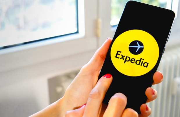 expedia, leadership, CEO, CFO, strategy, resignation, online travel industry, news