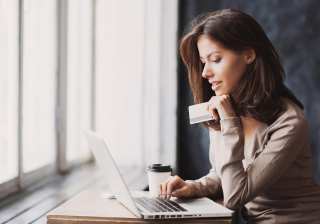 Digitizing The Store Sales Associate Experience