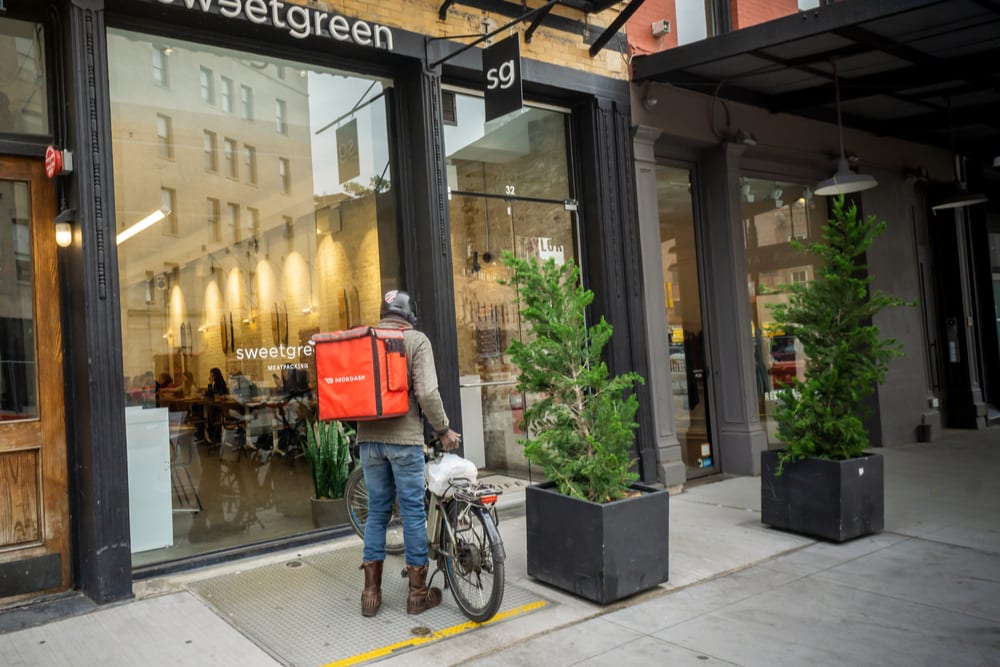 DoorDash Overtakes GrubHub As Top Delivery Service