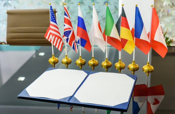 Bank Of France Gov Says Central Banks Should Control Crypto