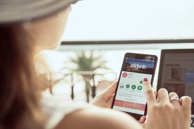 AirBnB Blocks Under Age 25 From Booking In Canada After Toronto Violence