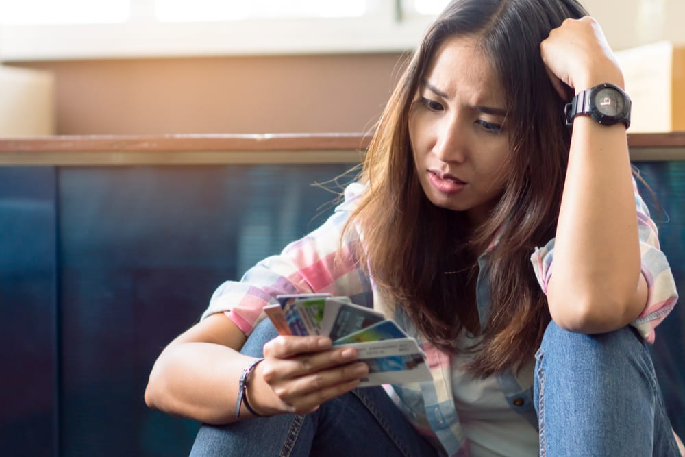 US Credit Card Debt Hits All-Time High Of $930B, Delinquencies Rise