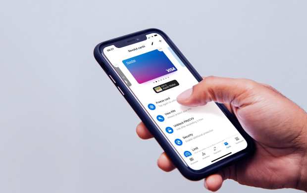 Revolut Raises $500M, Aims For Profits In 2020