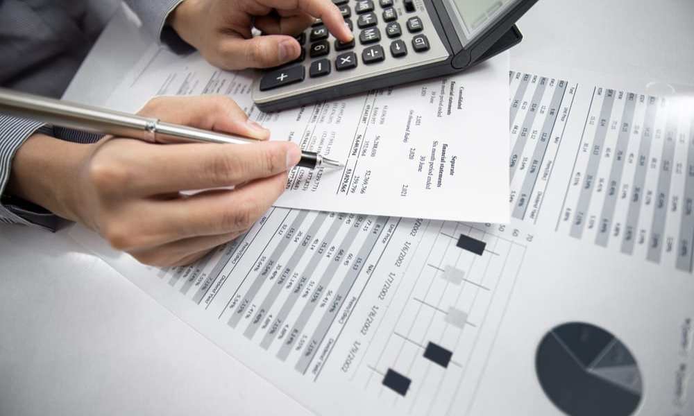 Pilot.com adds new services.