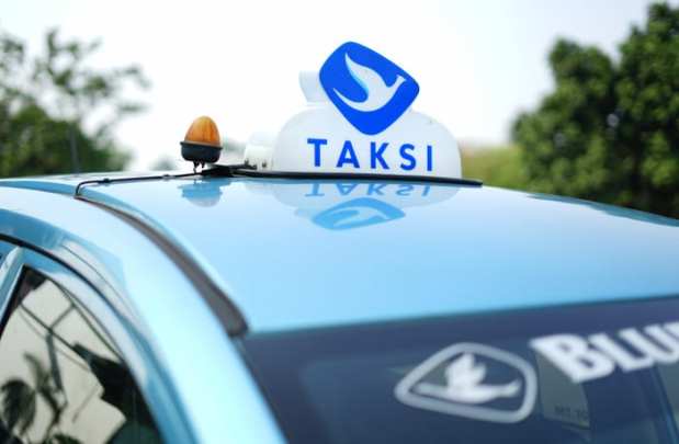 Indonesia’s Gojek Buys Minority Stake In Blue Bird Taxi App