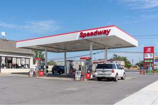 7-Eleven Parent Company Could Purchase Speedway Gas Station