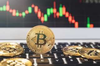 Bitcoin’s Plummet Exposes Crypto’s Flaws as ‘Safe Haven’