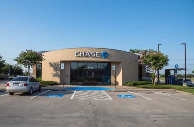 JPMorgan First Big Bank To Shutter Branches As Virus Spreads