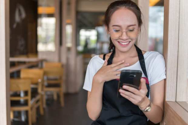 The Tipping Point For Instant Digital Payouts To Restaurant Workers