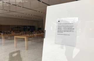 Apple Customers Can’t Get Devices Back Until Stores Reopen