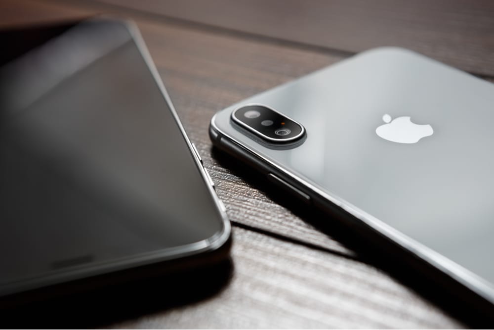 Apple Caps eCommerce iPhone Buys At Two Per Shopper