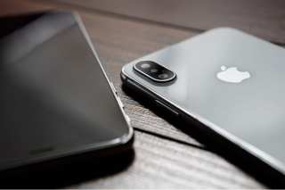Apple Caps eCommerce iPhone Buys At Two Per Shopper