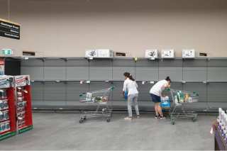 US Tech Retailers Left With Empty Shelves; Mall Operator Simon Shuts Down