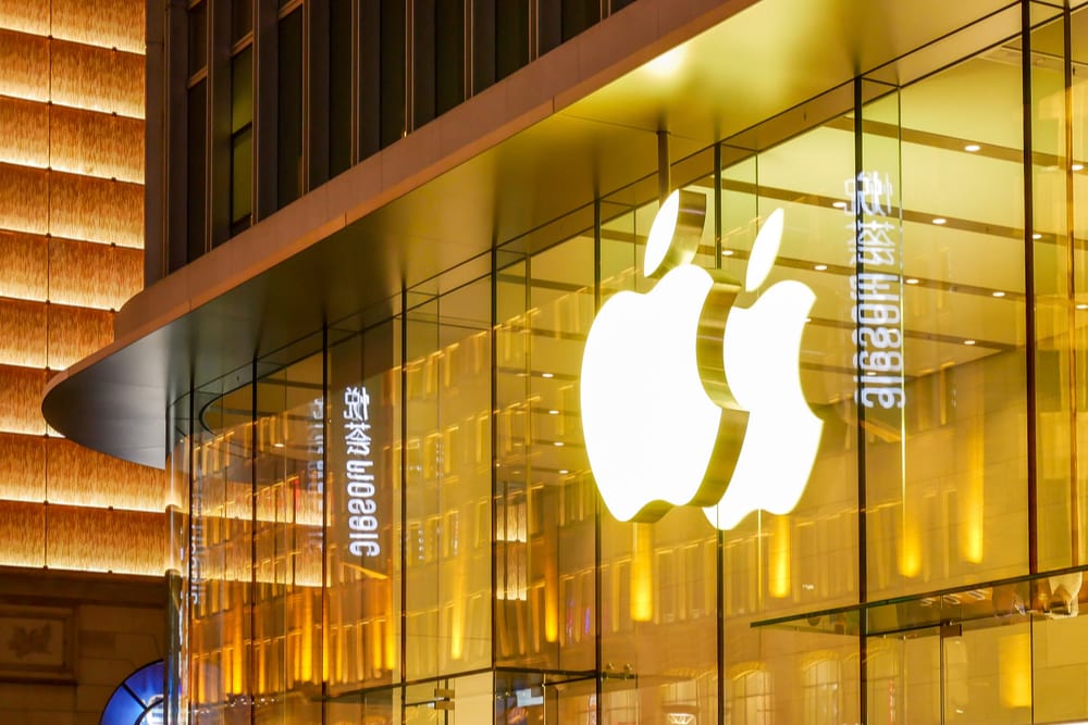 Low-Priced iPhone, China Discounts Could Limit Apple’s Losses