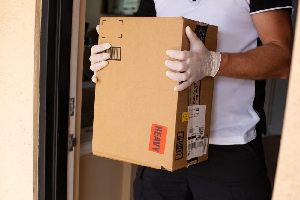 Amazon Pulls Plug On Its Shipping Service