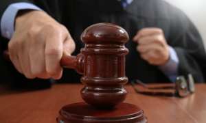 Bed Bath & Beyond has asked a judge to force 1-800-Flowers to honor their agreement