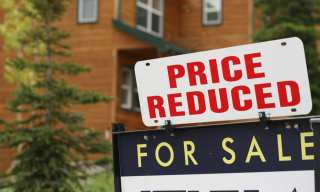 US New Home Sales Plummet As COVID-19 Hits Housing Market