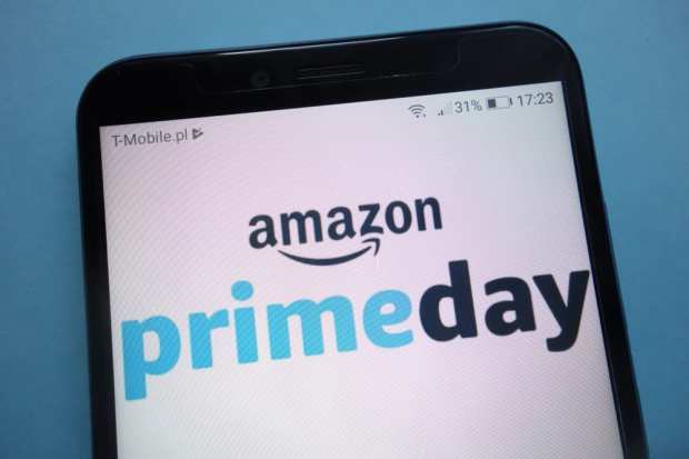 Amazon, Walmart Shift To Accommodate Digital Retail