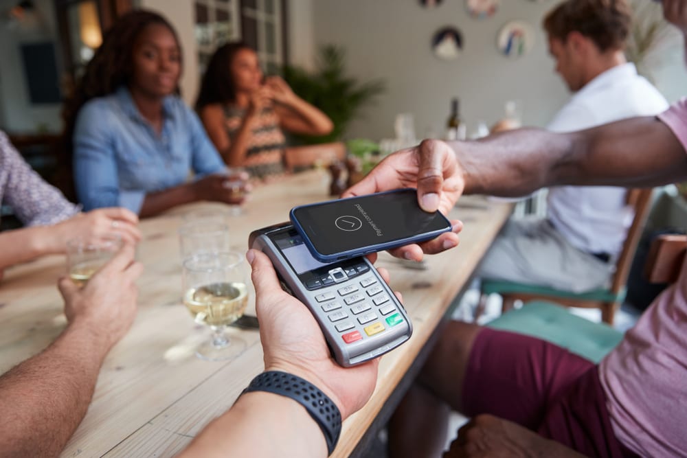 Restaurant technology contactless payments