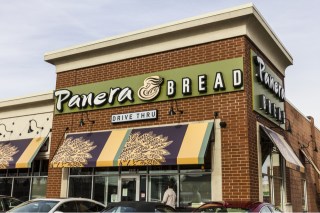 Panera Unveils Curbside Pickup With Geofencing Capability