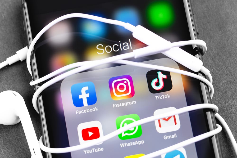 Pandemic Accelerates Social Commerce; Gives Brands New Selling Option