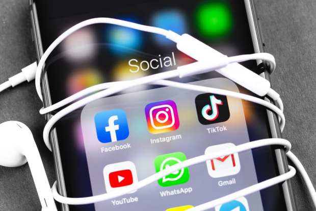 Pandemic Accelerates Social Commerce; Gives Brands New Selling Option