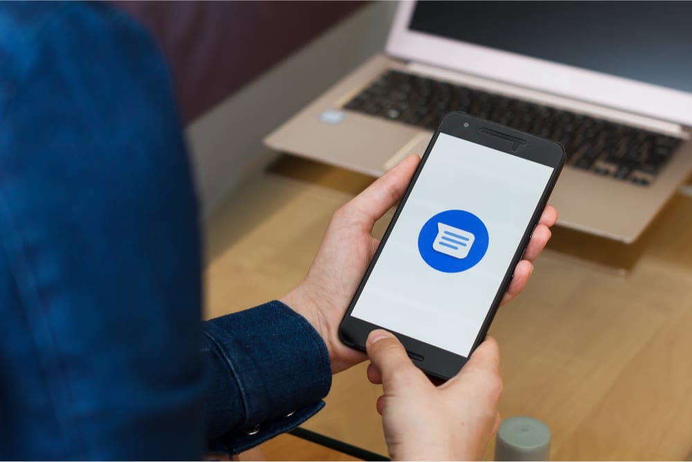 Google Enables Businesses To Message Customers Via Maps, Search