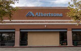 Albertsons Proceeds With Pared-Down $800M IPO