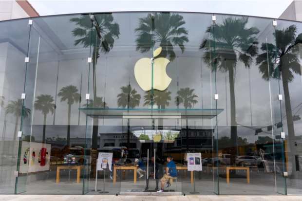 Apple To Shutter Houston Stores Again