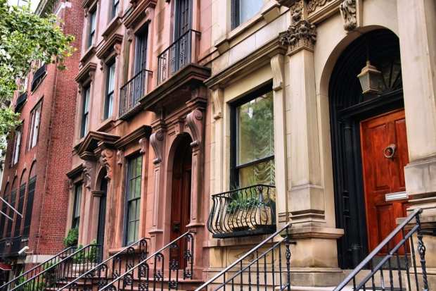 Manhattan Apartment Sales Fell 84 Pct In May