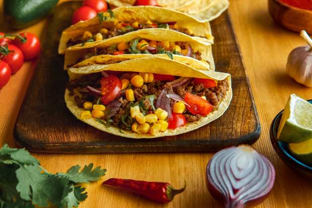 How Fake Reviews Undermine Restaurants’ COVID-19 Responses