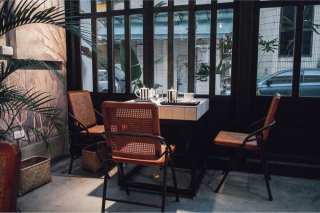 New York Puts Indoor Dining On Hold