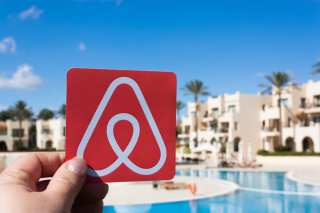 Airbnb Revives Plans To Go Public With Management Shakeup