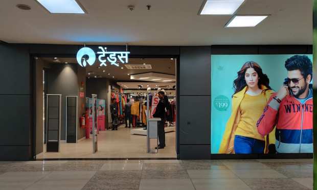 Amazon Looks To Snag 9.9 Pct Stake In Reliance Retail