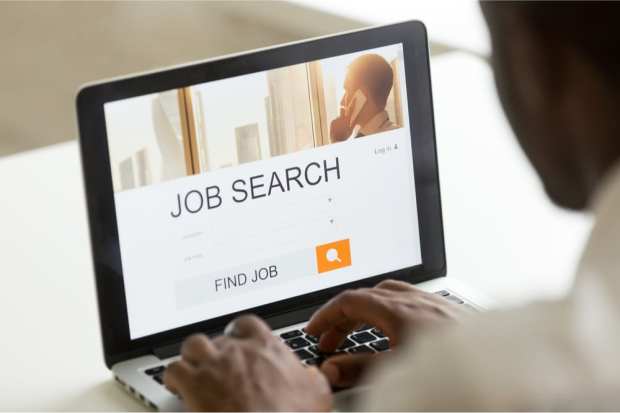 Weekly US Jobless Claims Again Exceed 1M