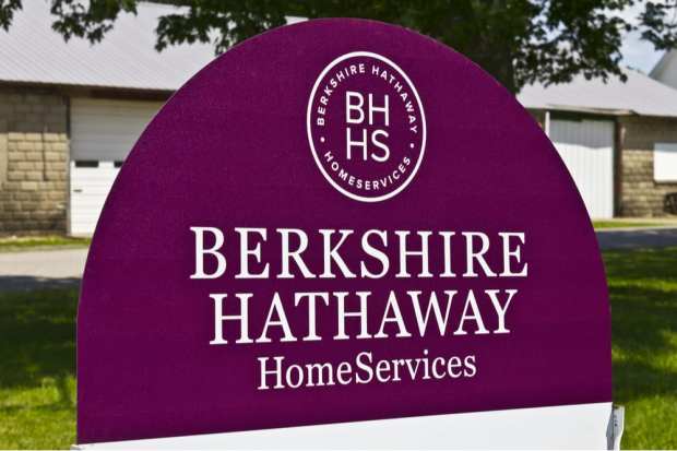Berkshire Dumps US Bank Stocks, Adds Mining Co