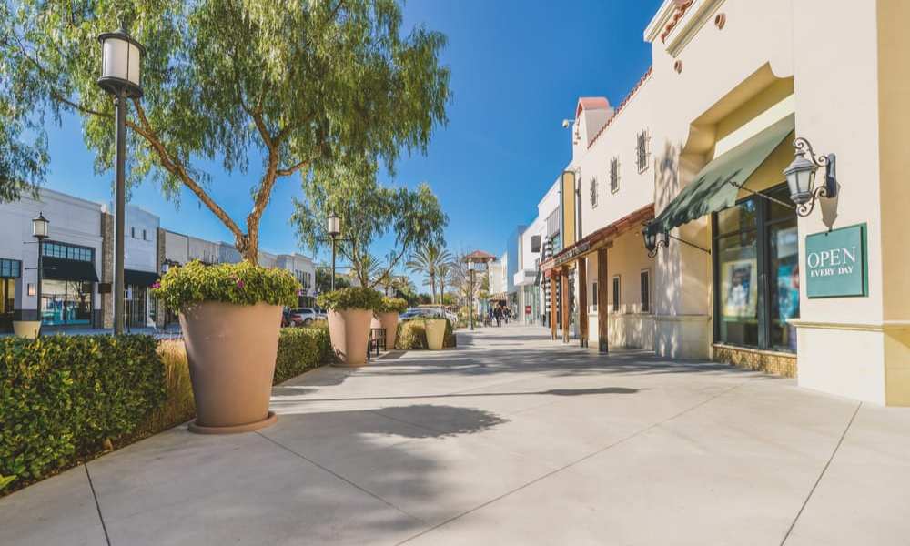 outdoor shopping plaza