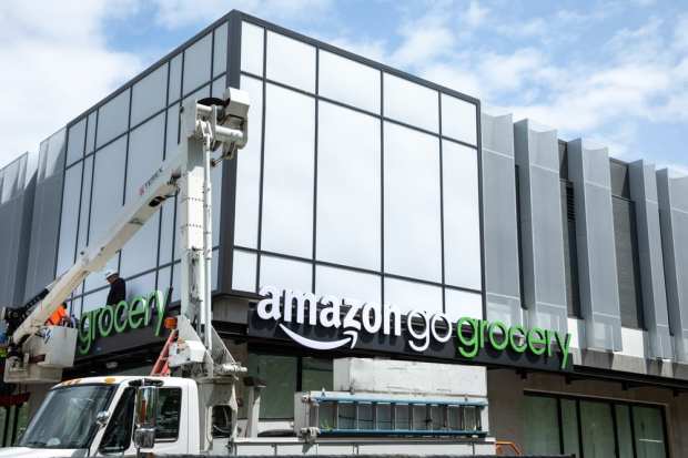 Amazon To Open First Los Angeles Amazon Fresh Supermarket With Smart Carts