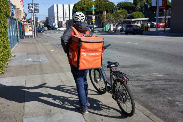 DoorDash Dives Into Grocery Delivery Business