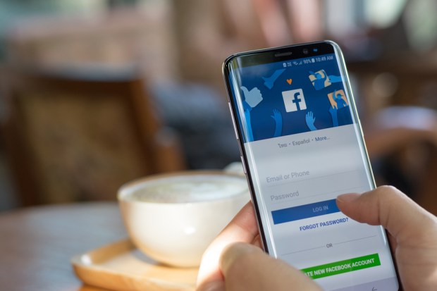 Facebook rolls out Mobile Password Reset