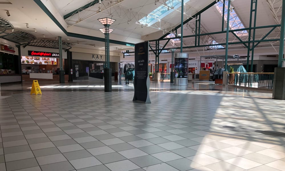 Real Estate Mogul Sam Zell Foresees More Retail Pain