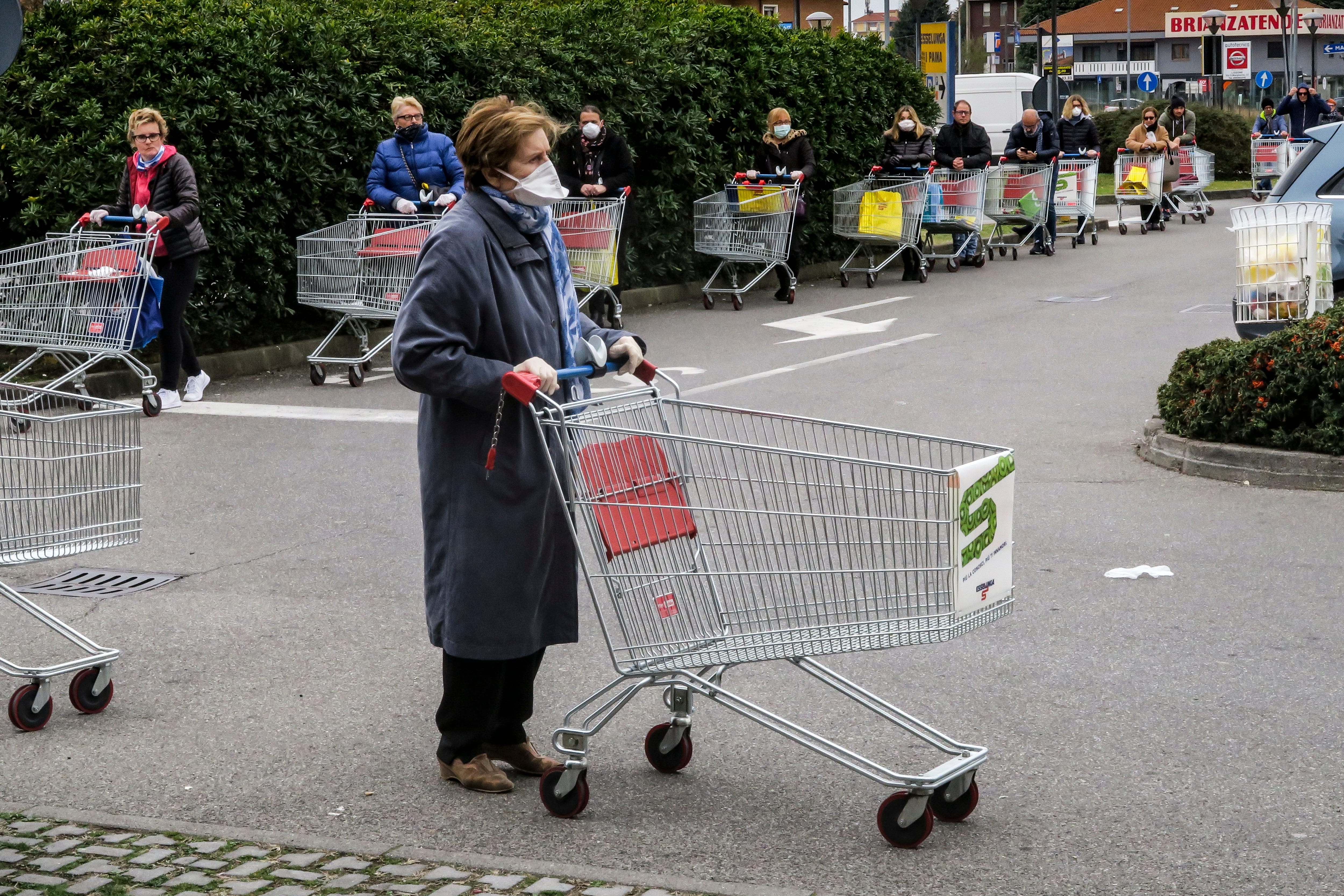 Navigating The COVID-19 Pandemic: How The Paycheck-To-Paycheck Economy Is Beginning To Buckle