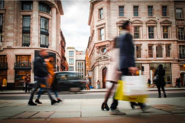 Retail Foot Traffic Increases 4.1 Pct In The UK