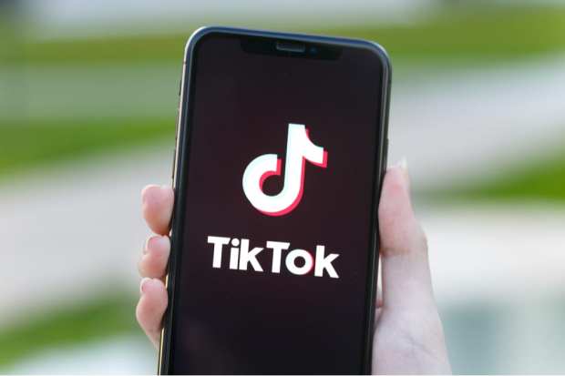 TikTok Sale Stalls Over Algorithm Uncertainty