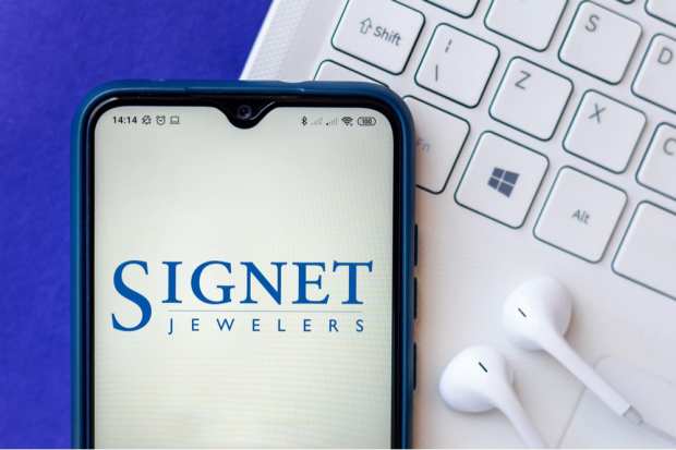 Signet Jewelers Limited Reports 72.1 Pct eCommerce Growth
